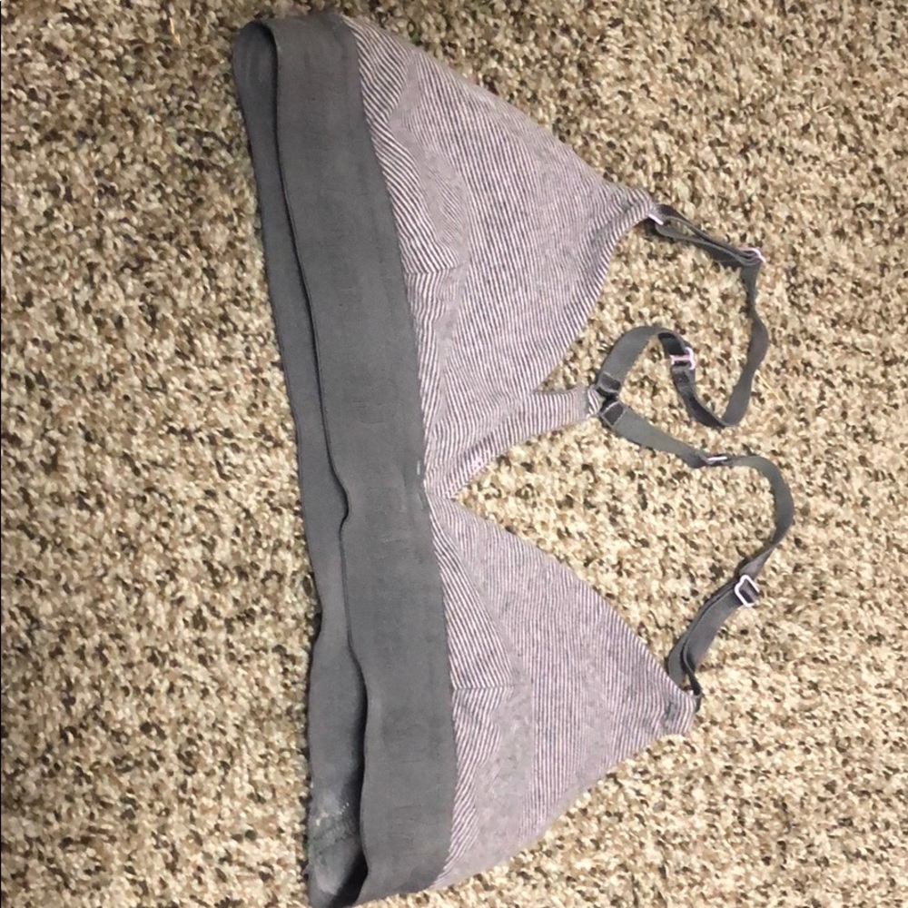 Lululemon sports bra